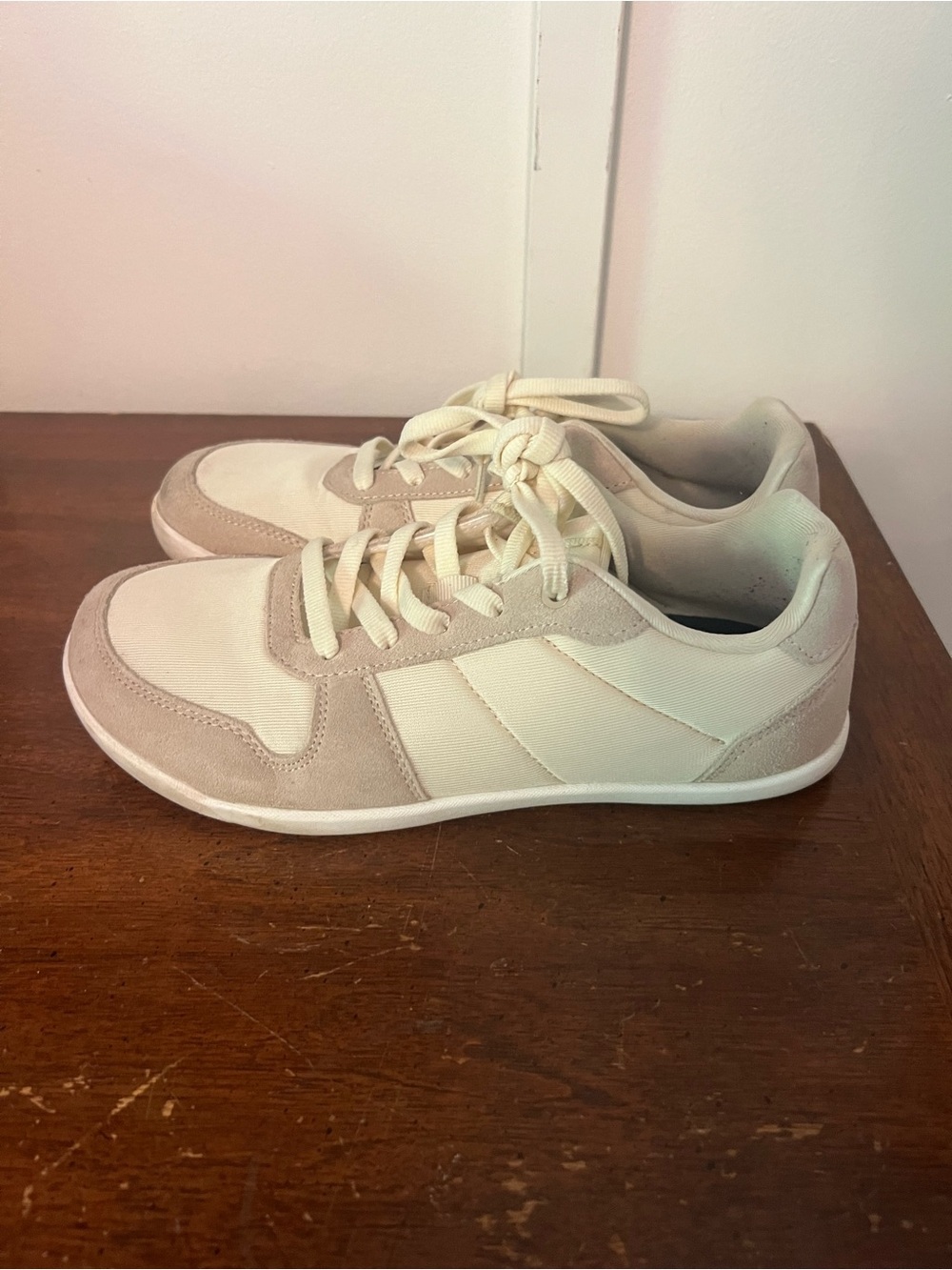 Whitin Cream Casual Lace-Up Sneakers size 40 (8.5) - Picture 2 of 8